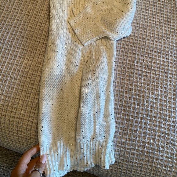 New🎊Ivory sequin top - Picture 5 of 5